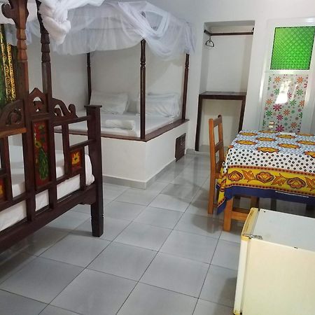 Baraka Aquarium Bungalows Нунгви Экстерьер фото