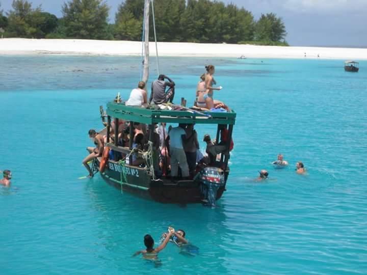Baraka Aquarium Bungalows Нунгви Экстерьер фото